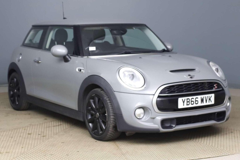 2016 MINI HATCH